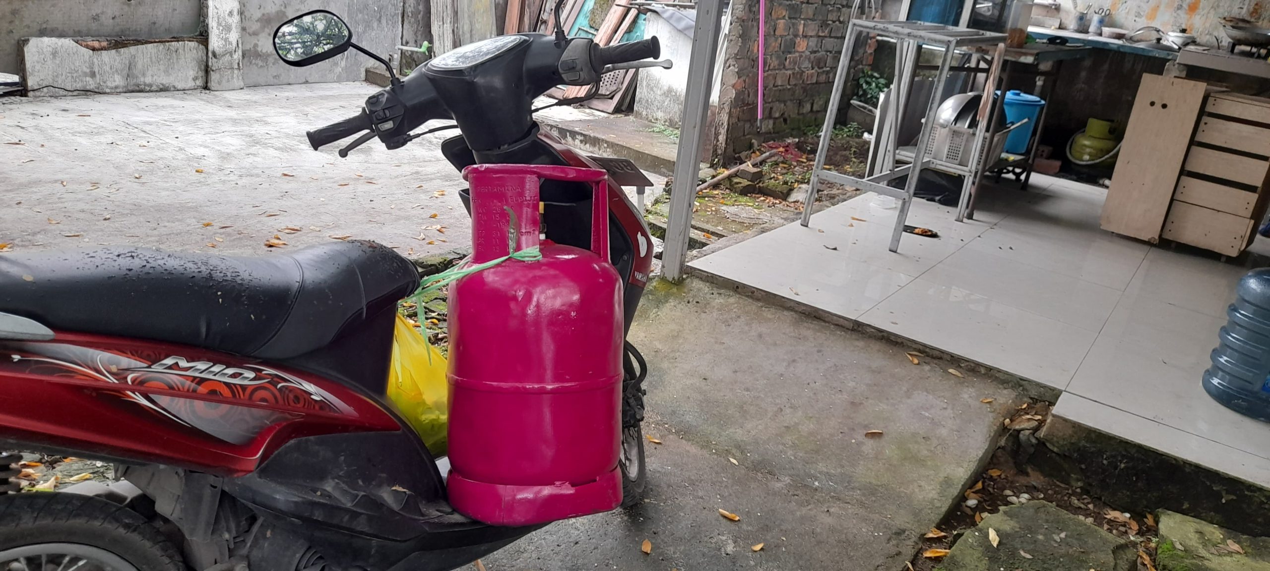 Gas Langka, Mendadak Jadi Orang Kaya